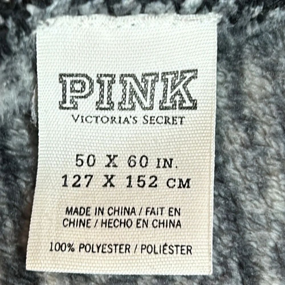 Victoria's Secret PINK Holiday Fleece Blanket Black / White 50